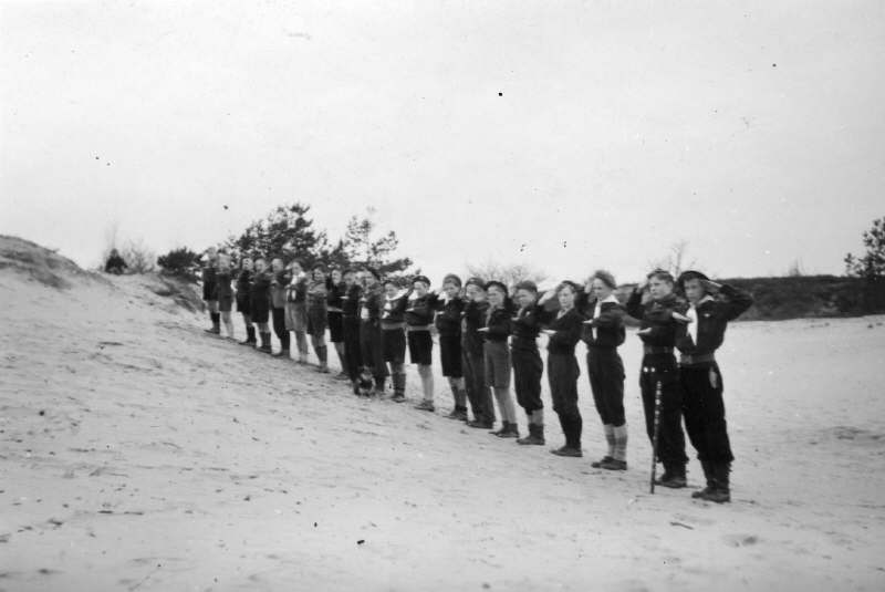 mustangs_1947_1 mustangs_1947_1